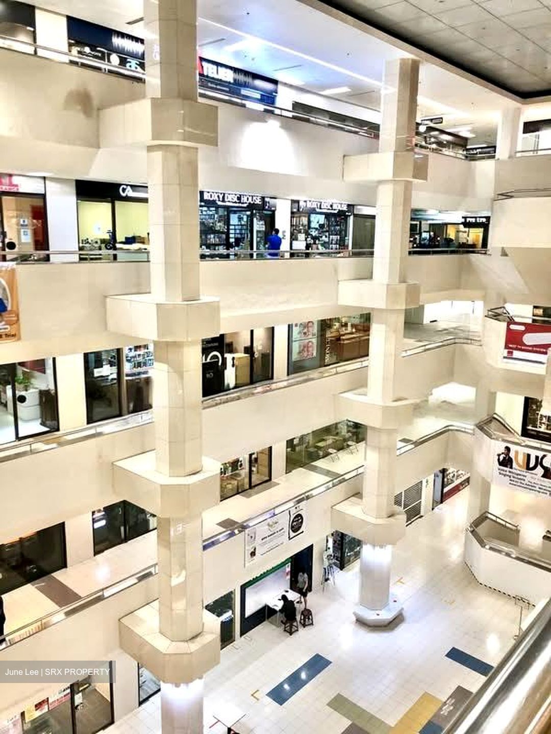 The Adelphi (D6), Retail #596879331